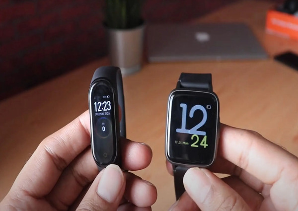 A-fitness-tracker-or-smartwatch.jpg