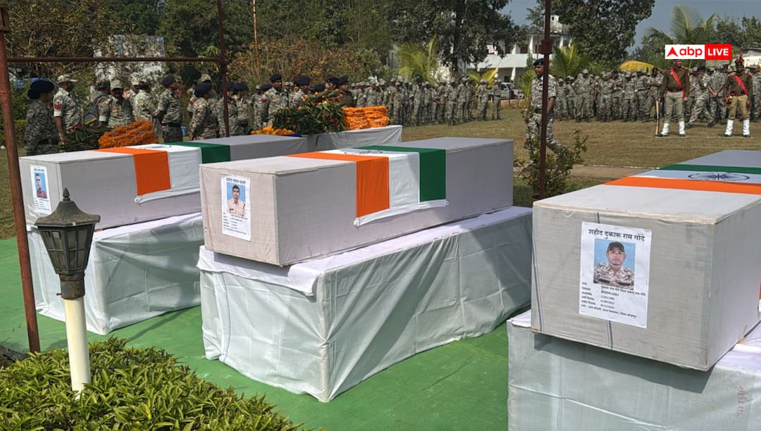 Bijapur Maoist Clash: 18 Naxals Dead, 3 Jawans Martyred; Top Commander Eliminated; Chhattisgarh: Martyr soldiers given final salute; identification of slain Naxalites continues