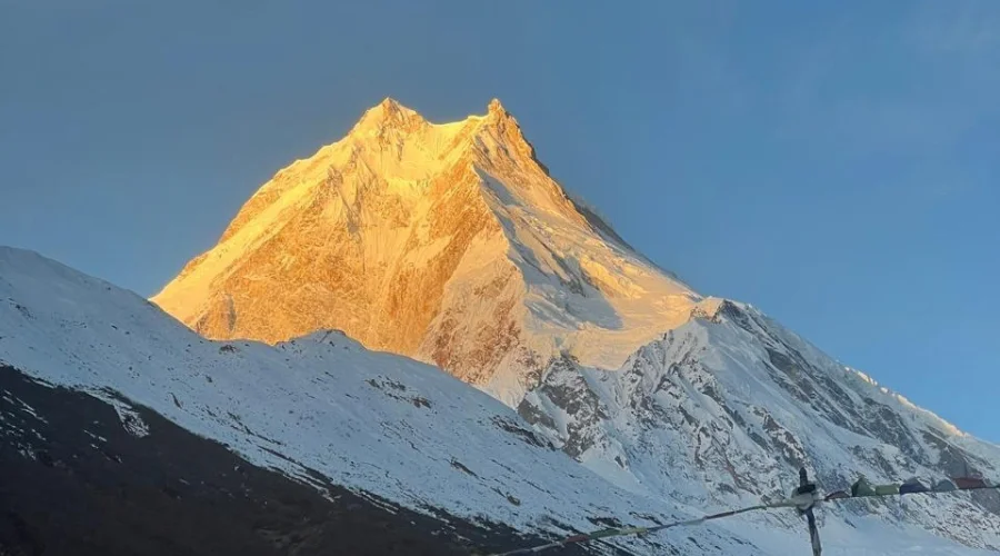 Manaslu from Shyala