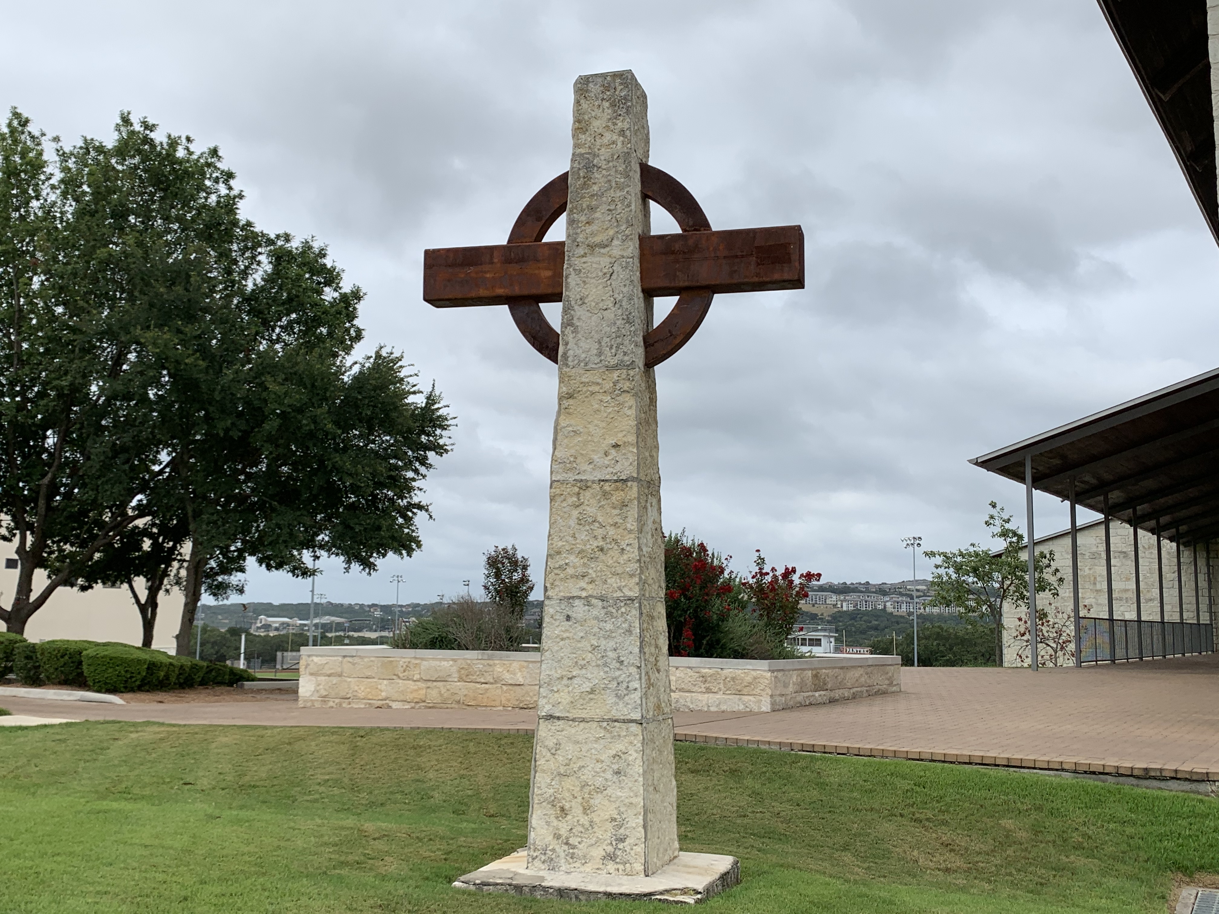 Class of 1998 amphitheater cross.jpg