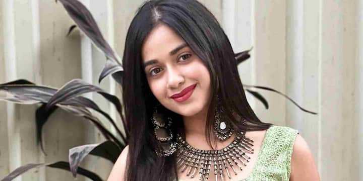 Jannat Zubair has become a prominent figure in the social media world. Starting her career in the TV industry, Jannat later gained immense popularity through Instagram. She has millions of followers and is known for her content related to fashion, beauty, and lifestyle. Her photoshoots and Reels are especially popular among young people. She earns a significant income through brand promotions and sponsored posts. She has also launched her own clothing brand.