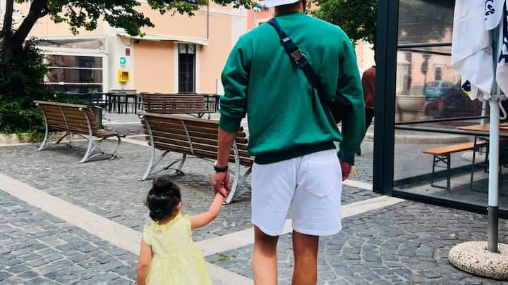 This conversation between Alia Bhatt and Sadhguru became special because a celebrity mother openly acknowledged her concerns and confusion. Every parent often wonders if they're doing the right thing, and Sadhguru's message resonates with ordinary parents as well.