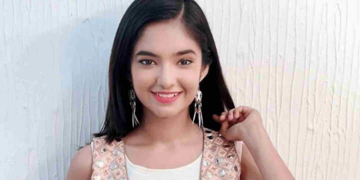 Anushka Sen is also a well-known digital personality. She gained recognition through TV shows and later became quite popular on social media. She has millions of followers on Instagram and YouTube. Her content primarily revolves around fashion, trending videos, and lifestyle. She earns a good income due to her collaborations with several major brands.