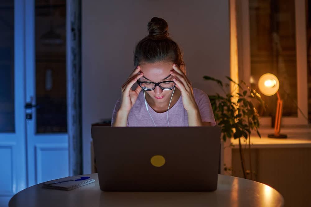 Effects of excessive screen time on the brain and concentration