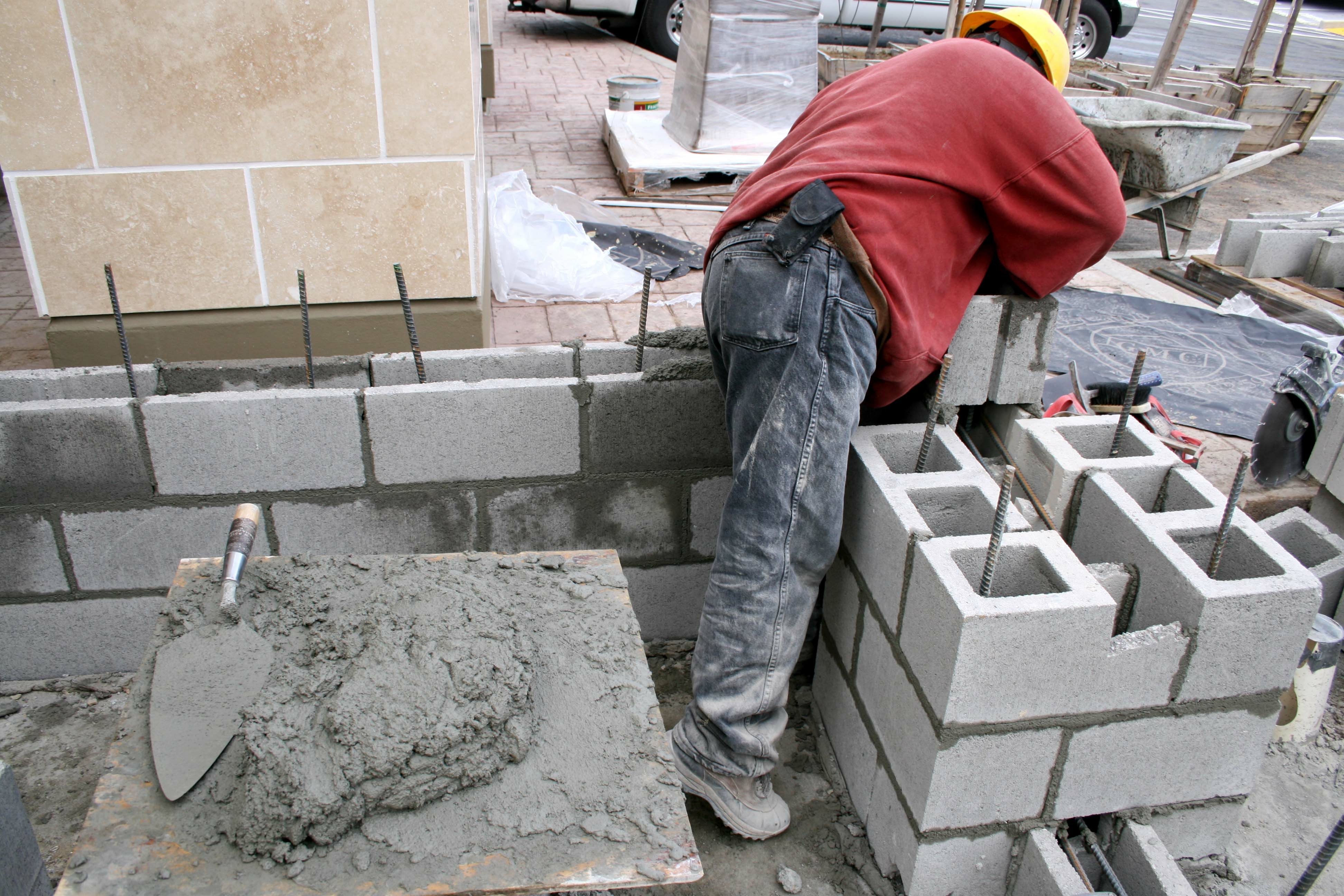 Cement-mortar-block-laying-AdobeStock_2484939.jpeg