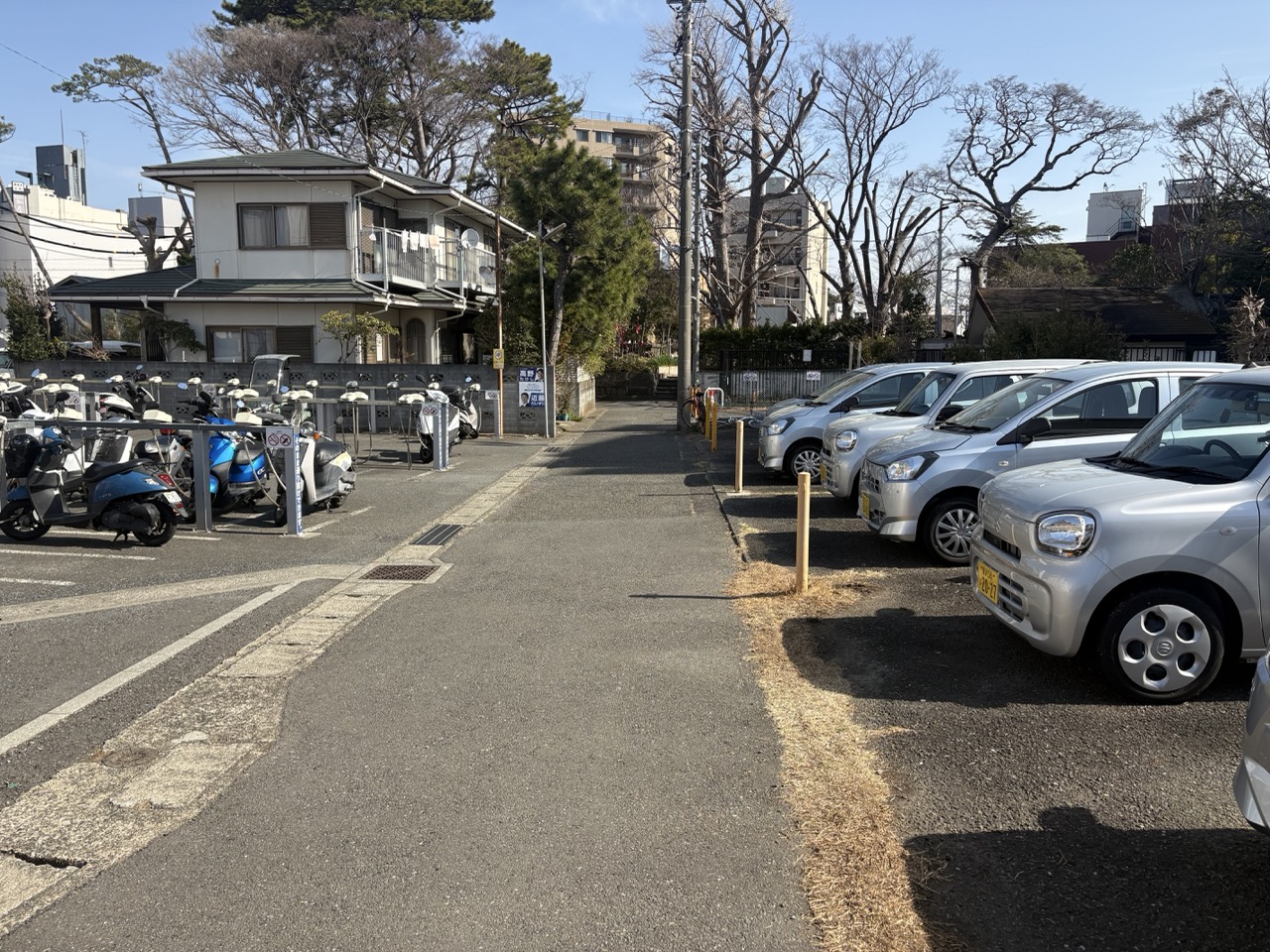 道なりに真っすぐ進み