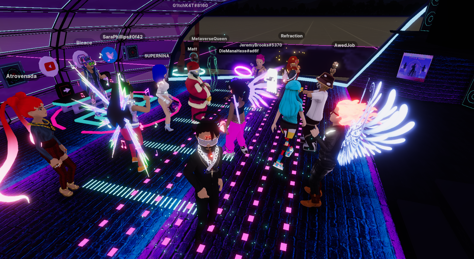 Staying in to go out: exploring the VRChat club scene
