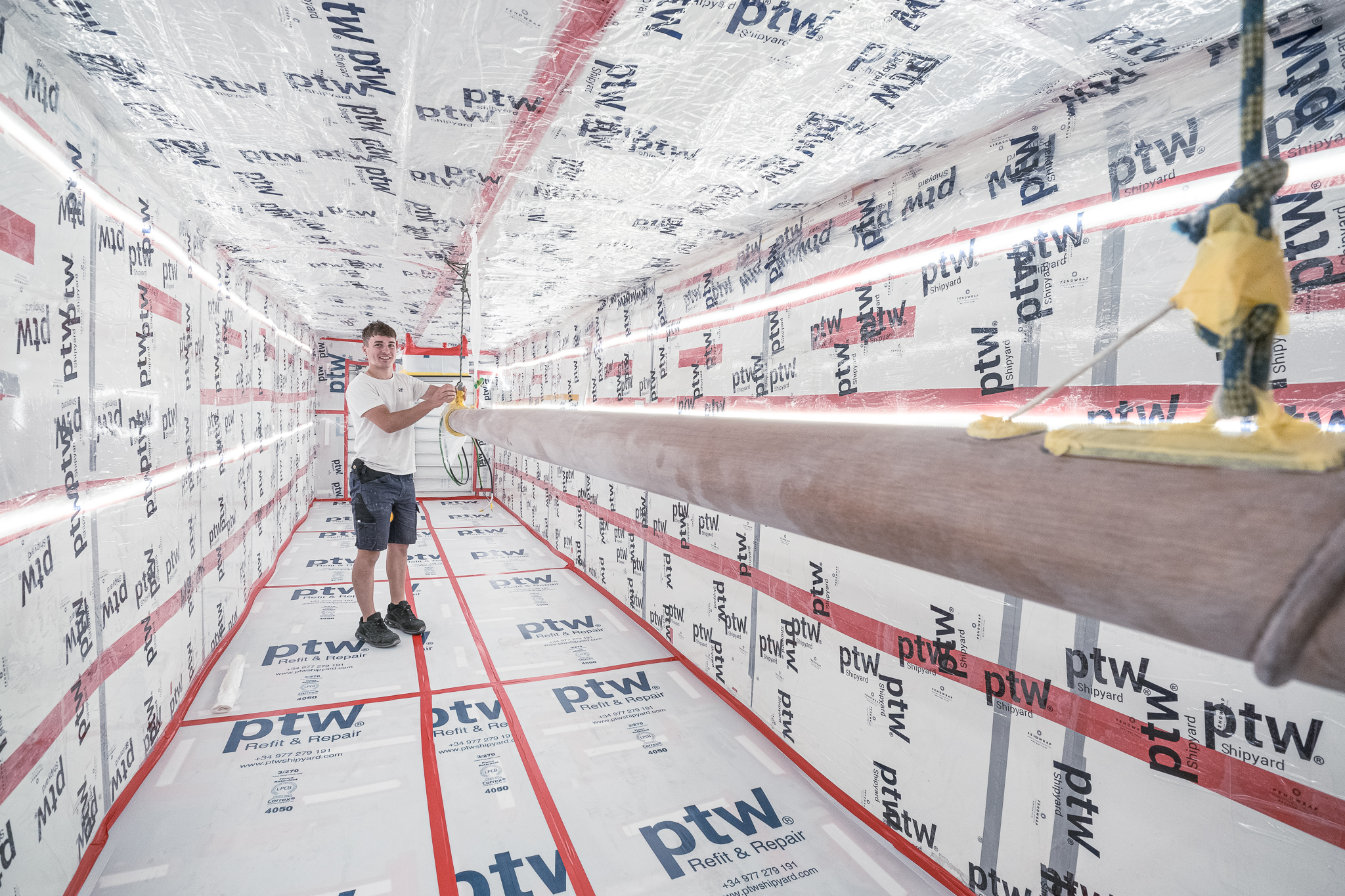 flag-pole-varnishing1.jpg